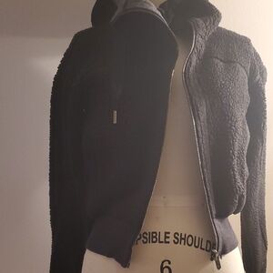 Lululemon   Flash $89